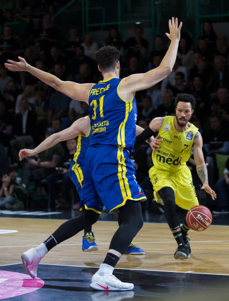 大战中始终 大战中始终