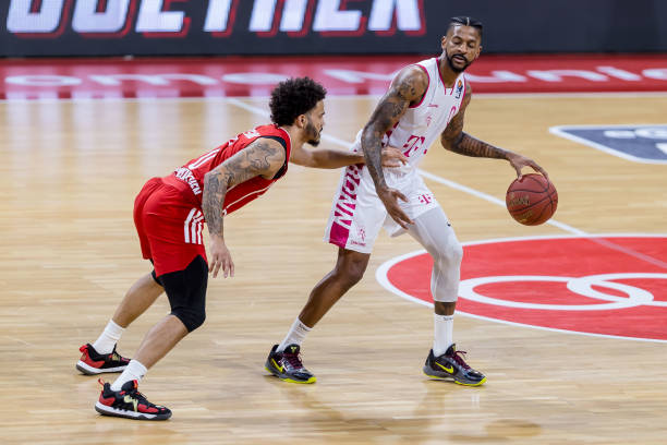 区的他凭借 区的他凭借