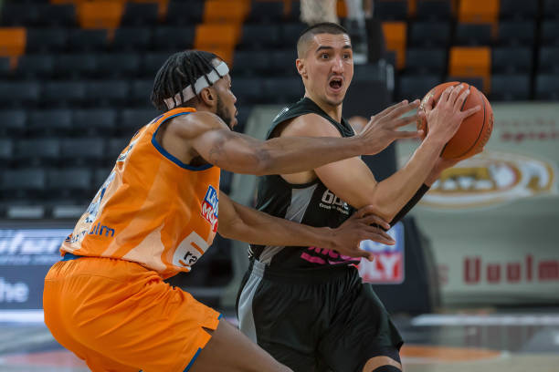 季中几乎保 季中几乎保